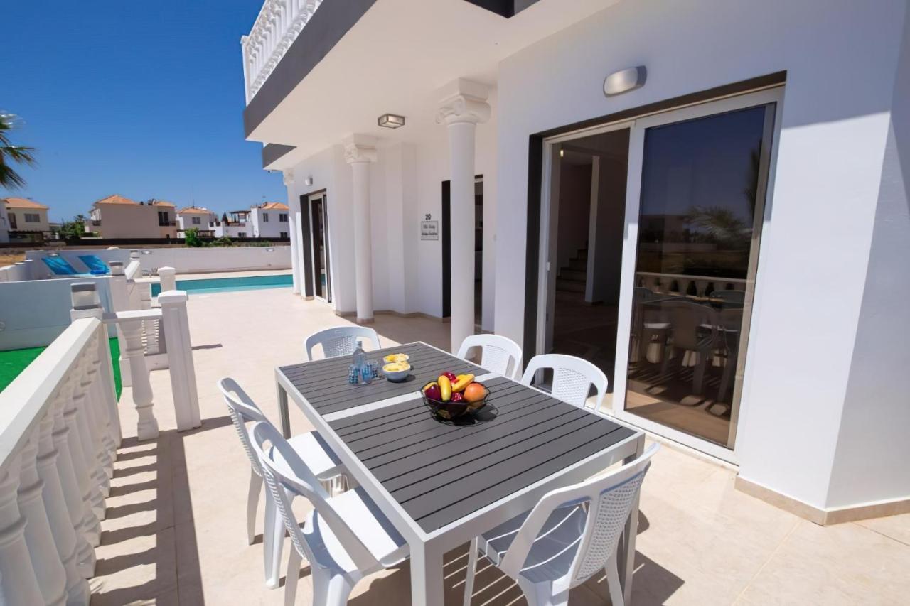 Villa Suncity Boutique Beachfront Ayia Napa Exterior photo