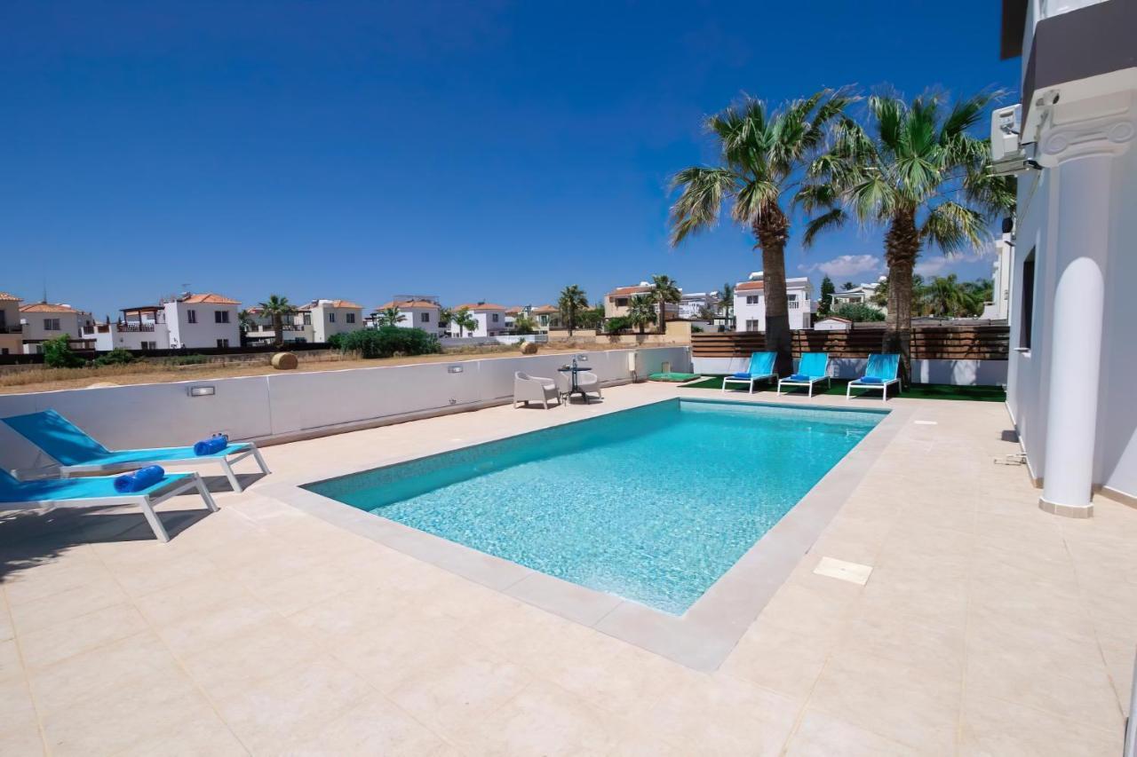 Villa Suncity Boutique Beachfront Ayia Napa Exterior photo